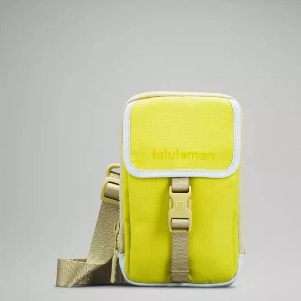 Lululemon Athletica Yellow Zip Top Crossbody Bag with adjustable straps NWT